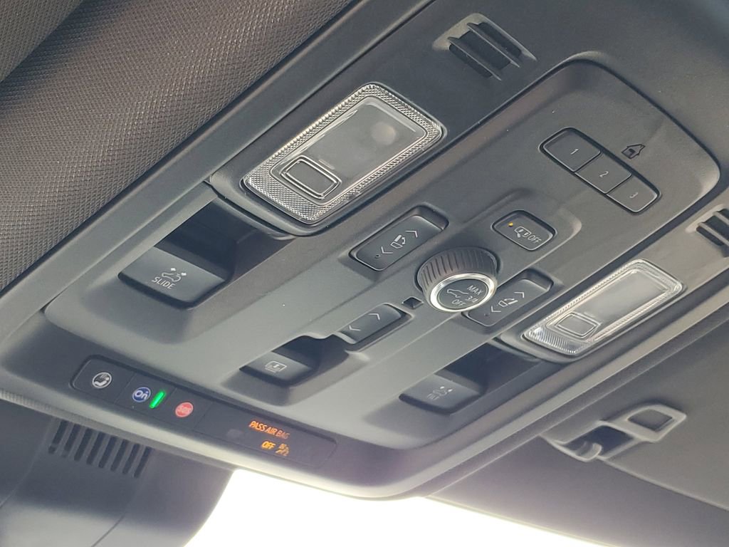 Used 2023 Chevrolet Suburban High Country w/ Advanced Technology Package image 24