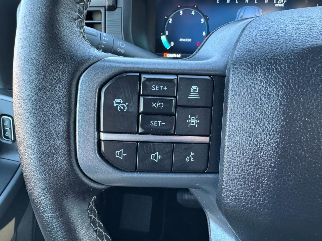 Used 2025 Ford F150 XLT w/ Equipment Group 302A MID AWD/4WD image 18