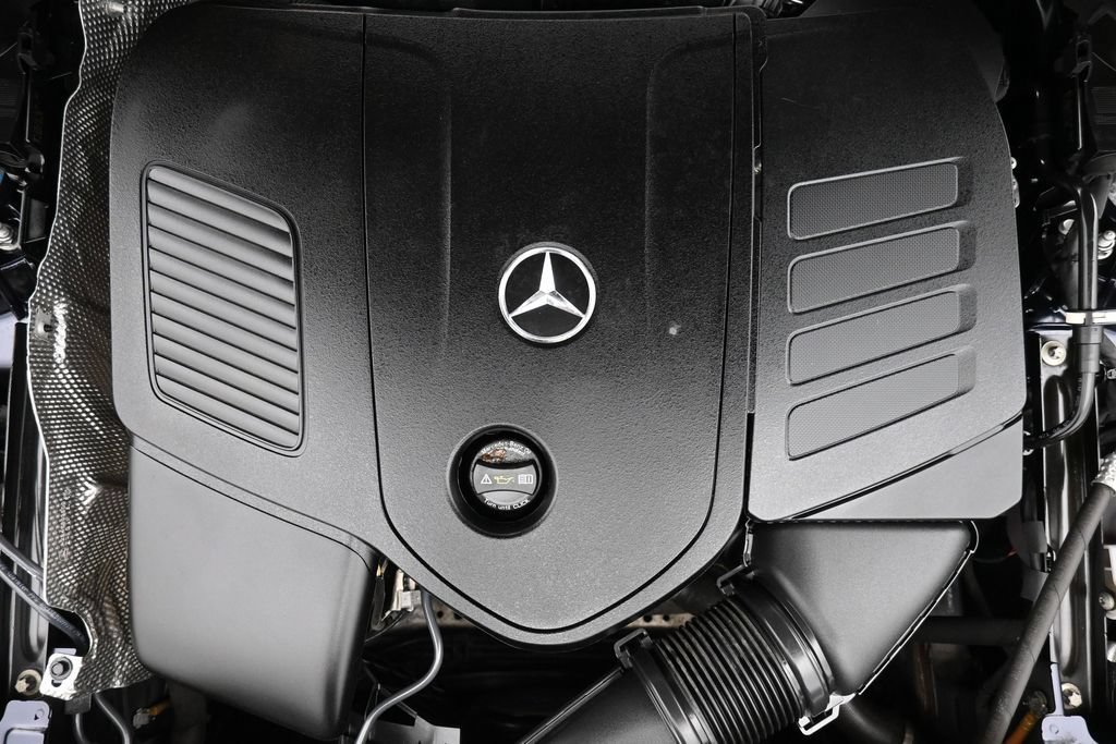 Used 2023 Mercedes-Benz GLC 300 4MATIC w/ AMG Line image 28