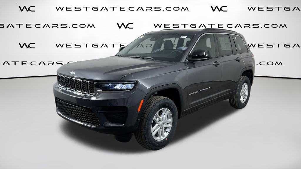 New 2025 Jeep Grand Cherokee Laredo image 1