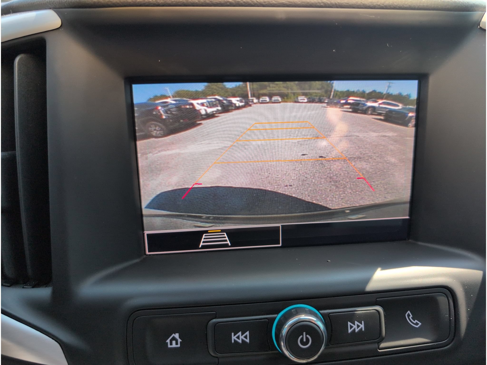 Used 2024 GMC Terrain SLE w/ Driver Convenience Package FWD image 23