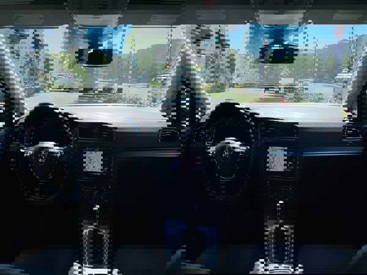 Used 2019 Volkswagen e-Golf SEL Premium image 13