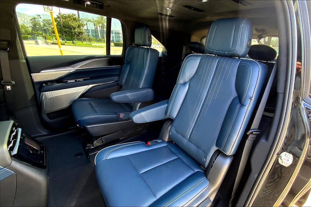 Used 2025 Cadillac Escalade IQ Luxury 2 image 27