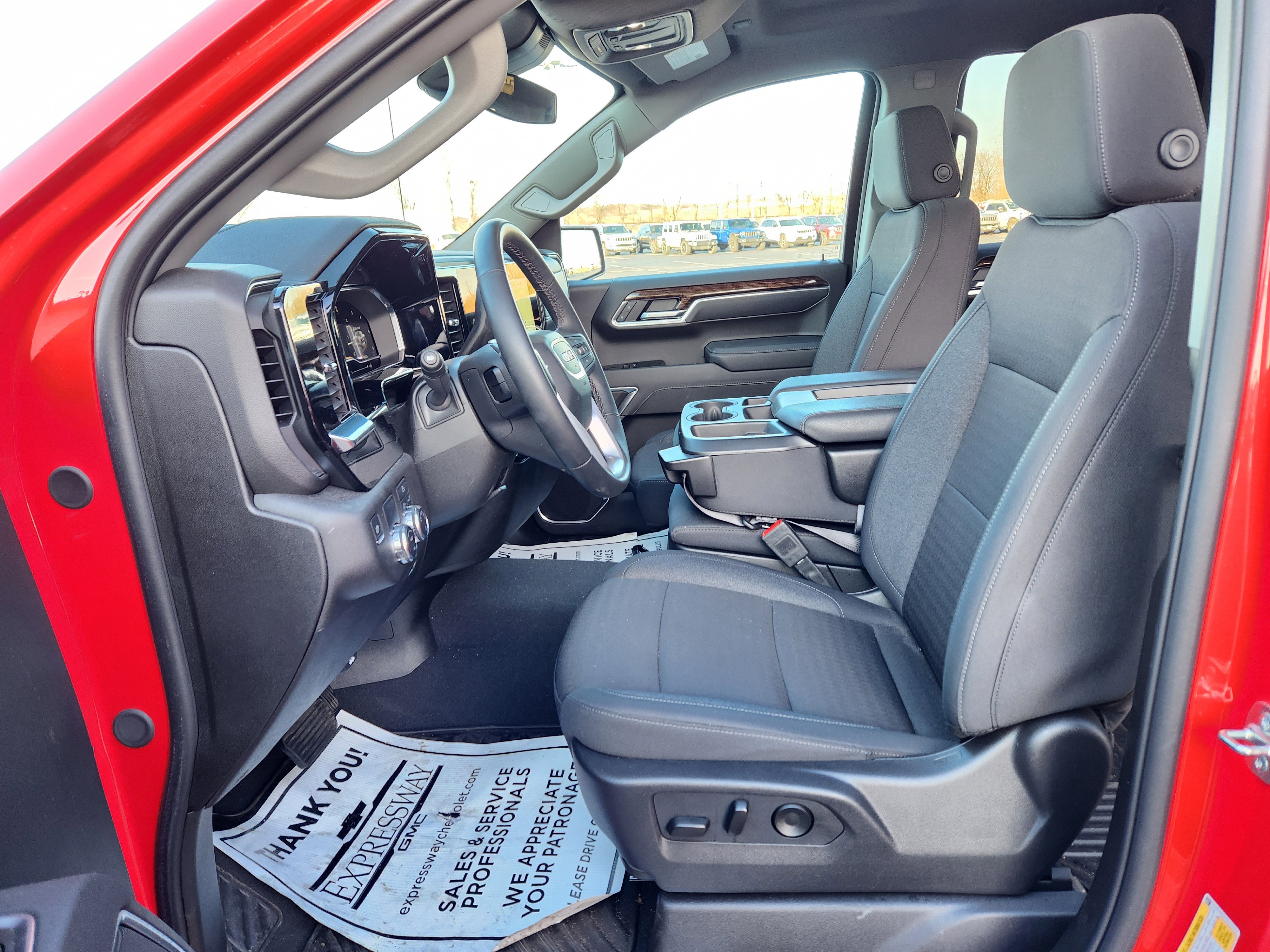 New 2025 GMC Sierra 1500 SLE image 9