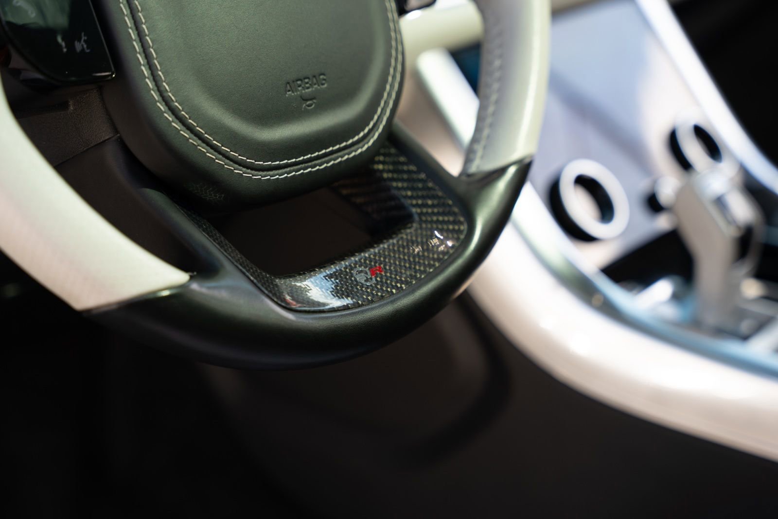 Used 2020 Land Rover Range Rover Sport SVR image 19