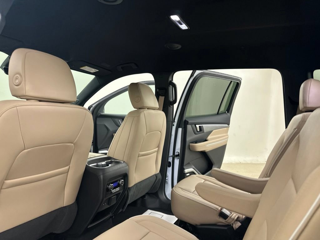 New 2027 Buick Enclave Preferred w/ Power Package AWD/4WD image 30