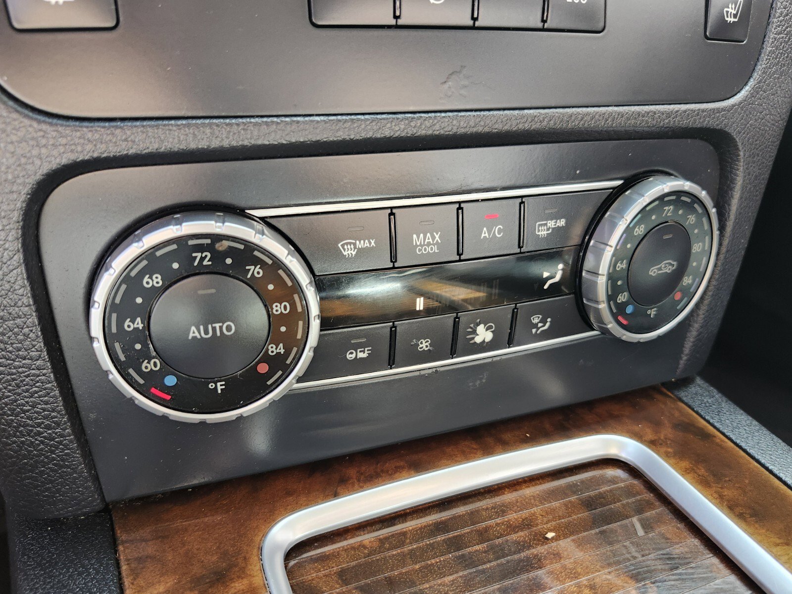 Used 2015 Mercedes-Benz GLK 350 2WD image 22