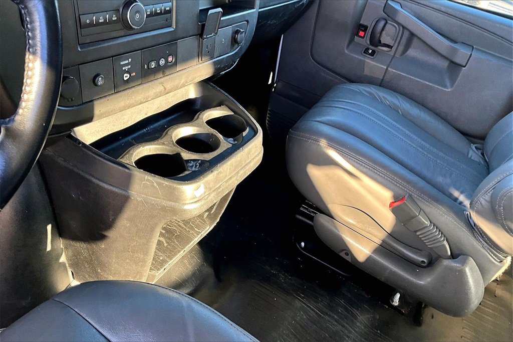 Used 2022 Chevrolet Express 2500 Extended w/ Driver Convenience Package image 15