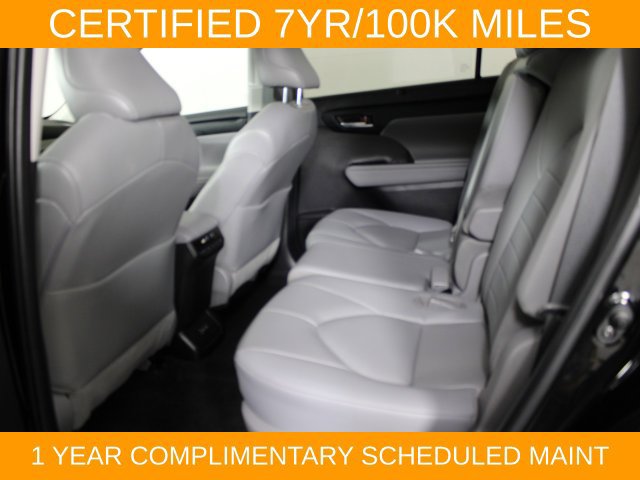 Used 2023 Toyota Highlander XLE AWD/4WD image 14
