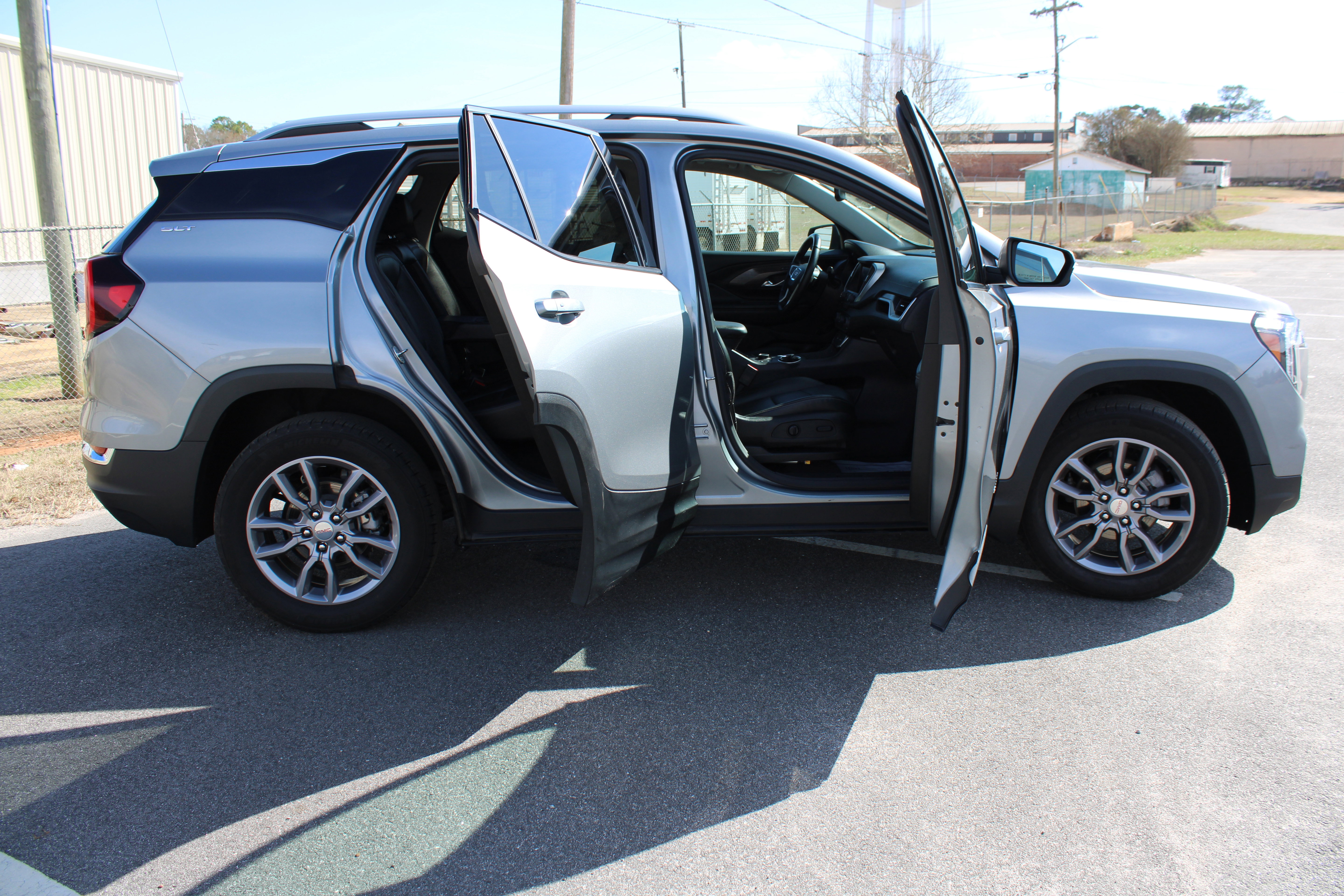 Used 2024 GMC Terrain SLT image 26