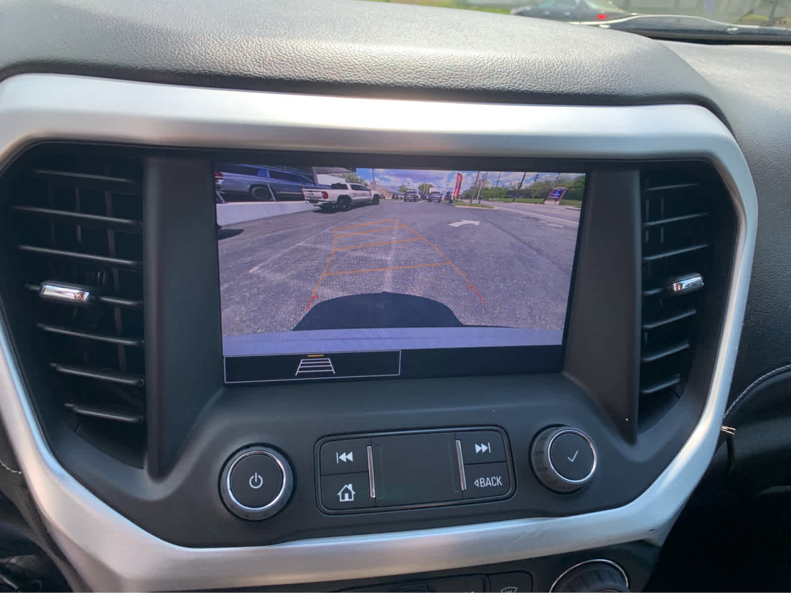 Used 2023 GMC Acadia SLE w/ Driver Convenience Package AWD/4WD image 17