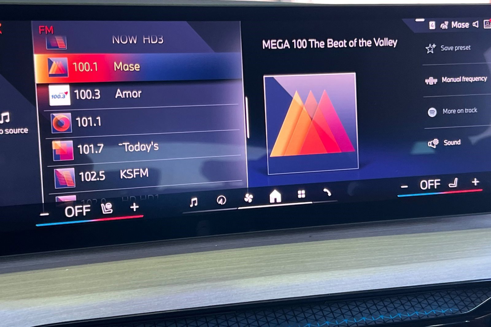 Used 2025 BMW i4 eDrive40 w/ Dynamic Handling Package image 23