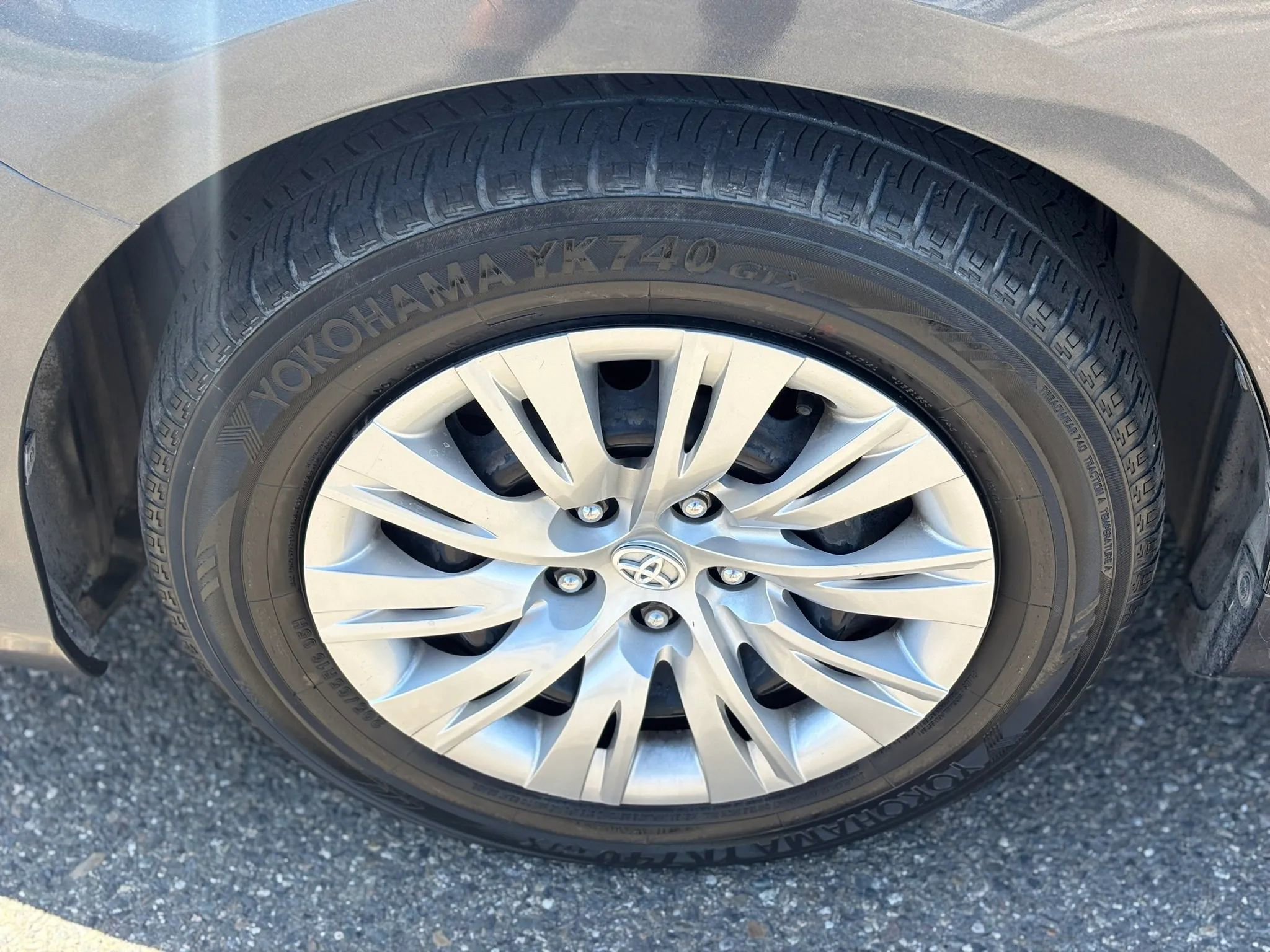 Used 2012 Toyota Camry LE FWD image 9