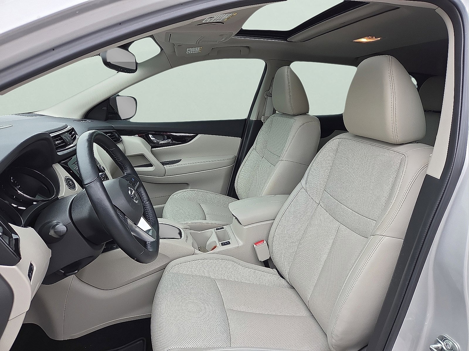 Used 2022 Nissan Rogue Sport SL w/ Premium Package image 13