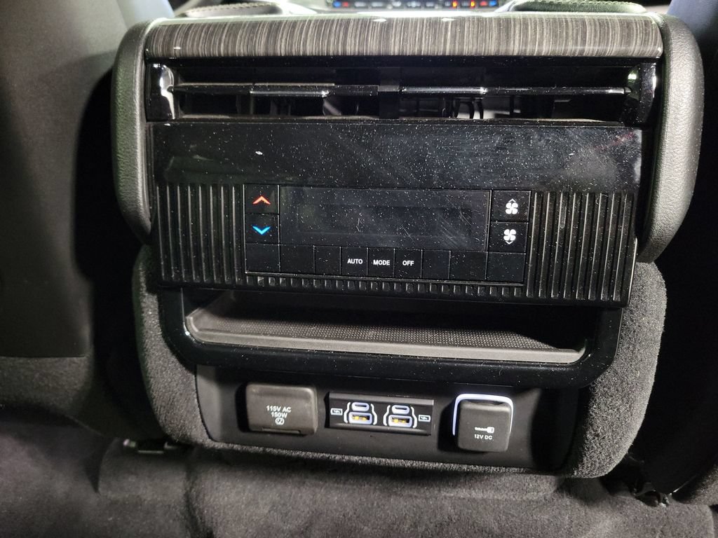 Used 2022 Jeep Wagoneer Series II AWD/4WD image 27