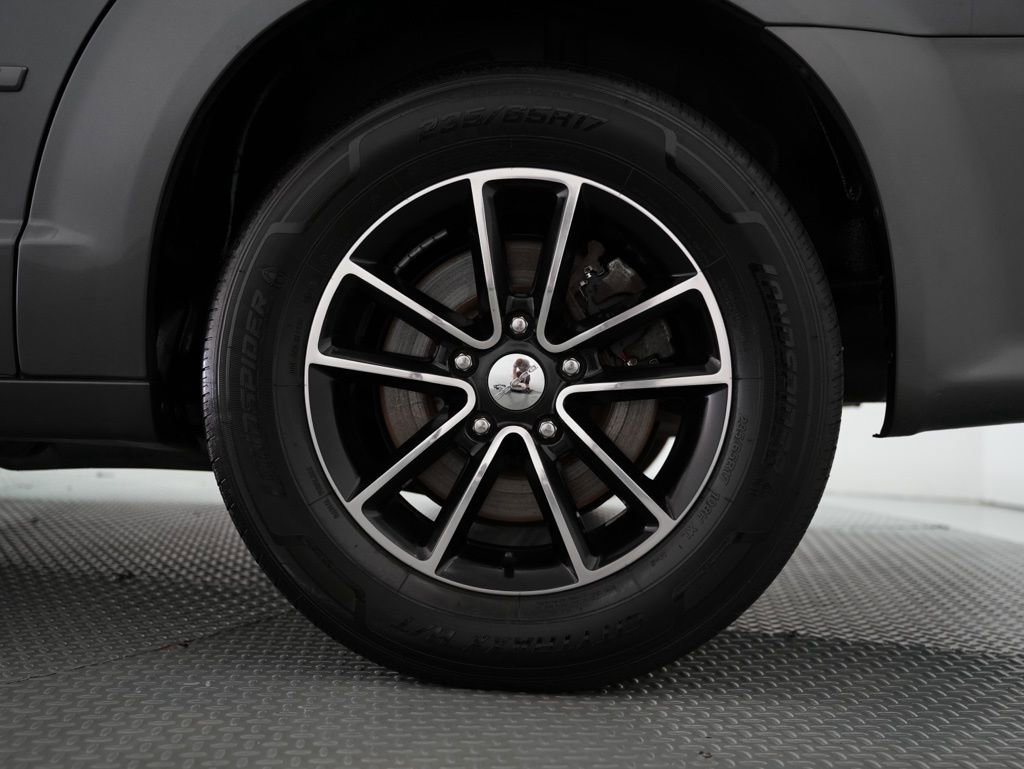 Used 2015 Dodge Grand Caravan SE image 50