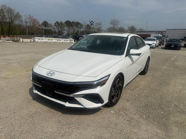 Used 2024 Hyundai Elantra Limited image 5