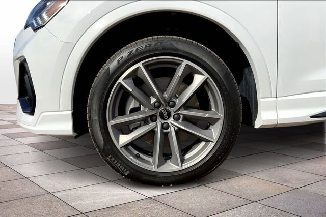 Certified 2025 Audi Q3 2.0T Premium w/ Convenience Package image 9