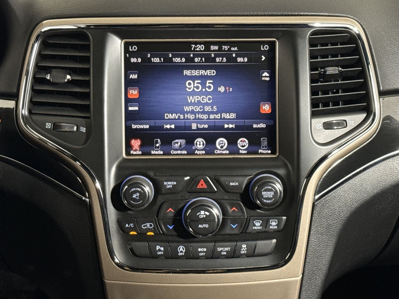 Used 2016 Jeep Grand Cherokee Limited 75th Anniversary AWD/4WD image 18