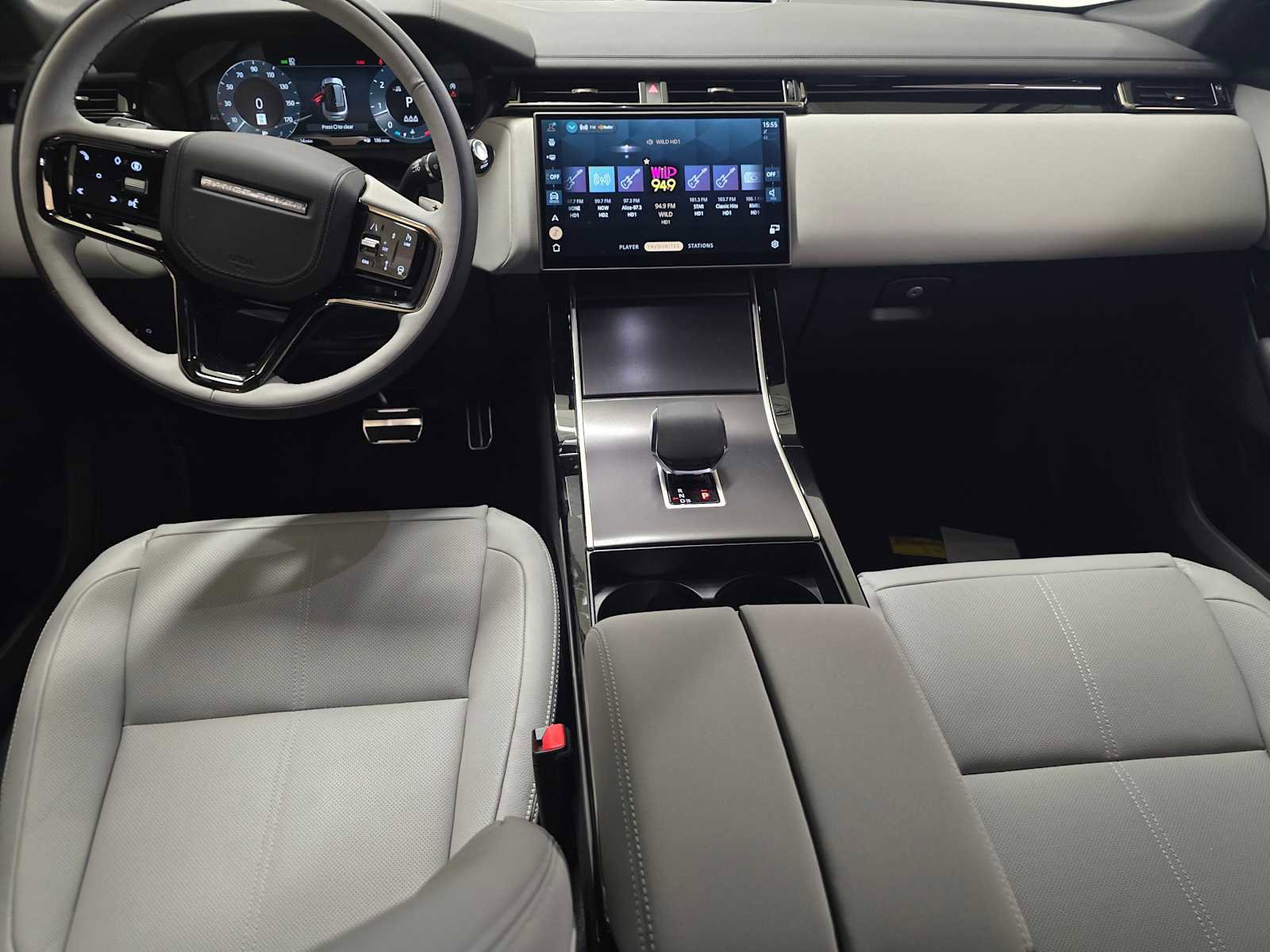 New 2026 Land Rover Range Rover Velar Dynamic SE image 11