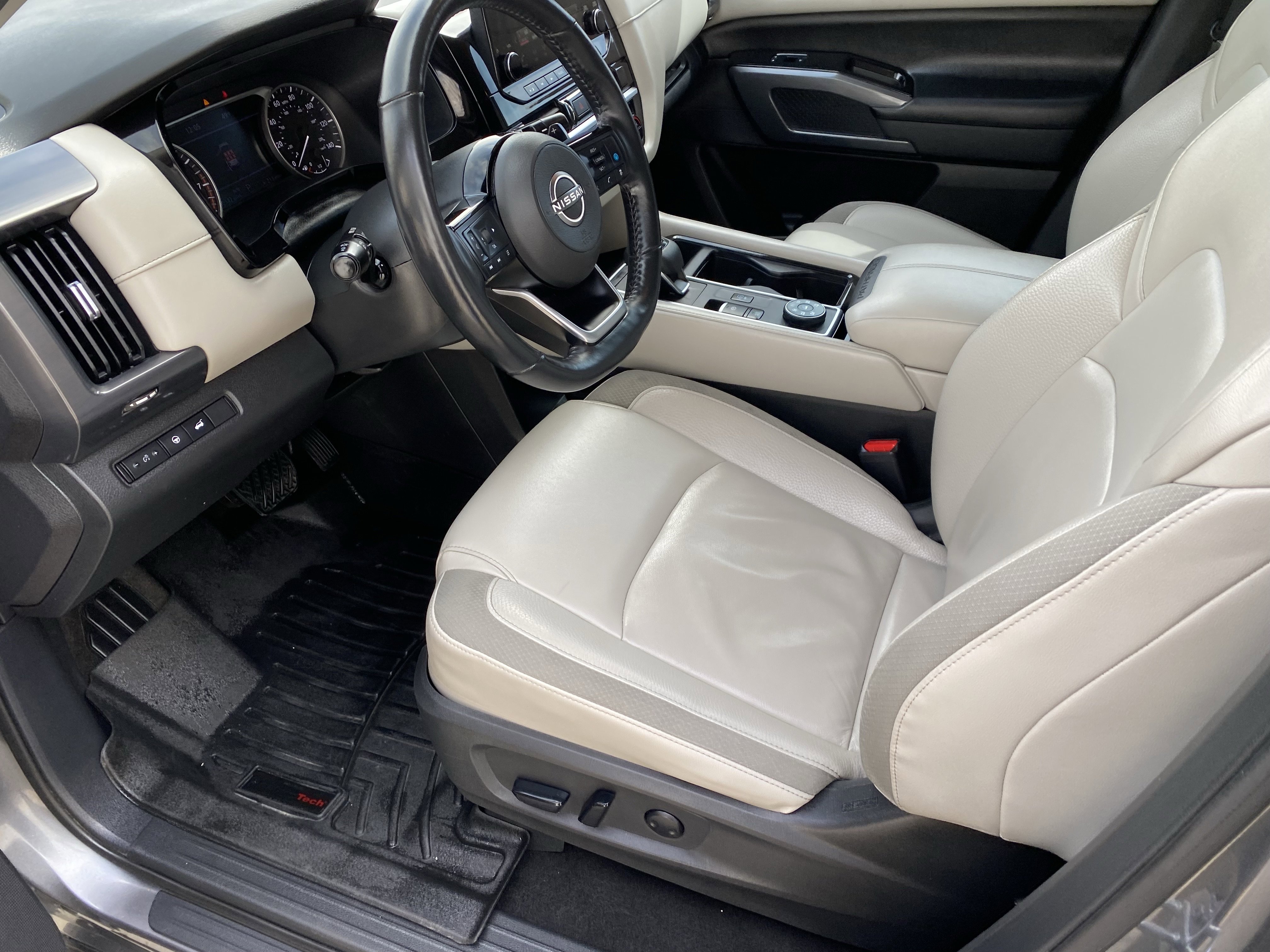 Used 2022 Nissan Pathfinder SL w/ SL Black Package image 15