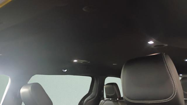 Used 2025 Chrysler Pacifica Select image 18