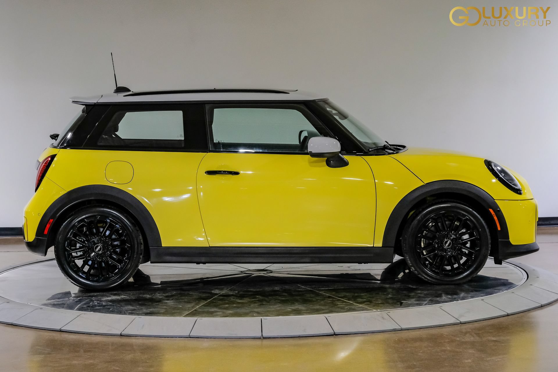 Used 2025 MINI Cooper S FWD image 8