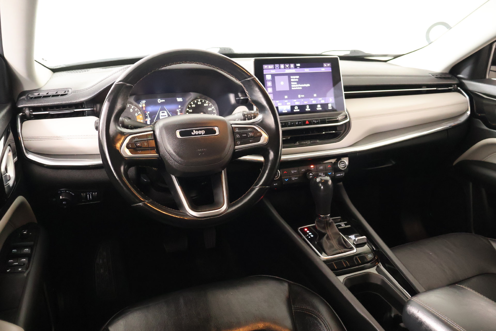 Used 2022 Jeep Compass Limited AWD/4WD image 2
