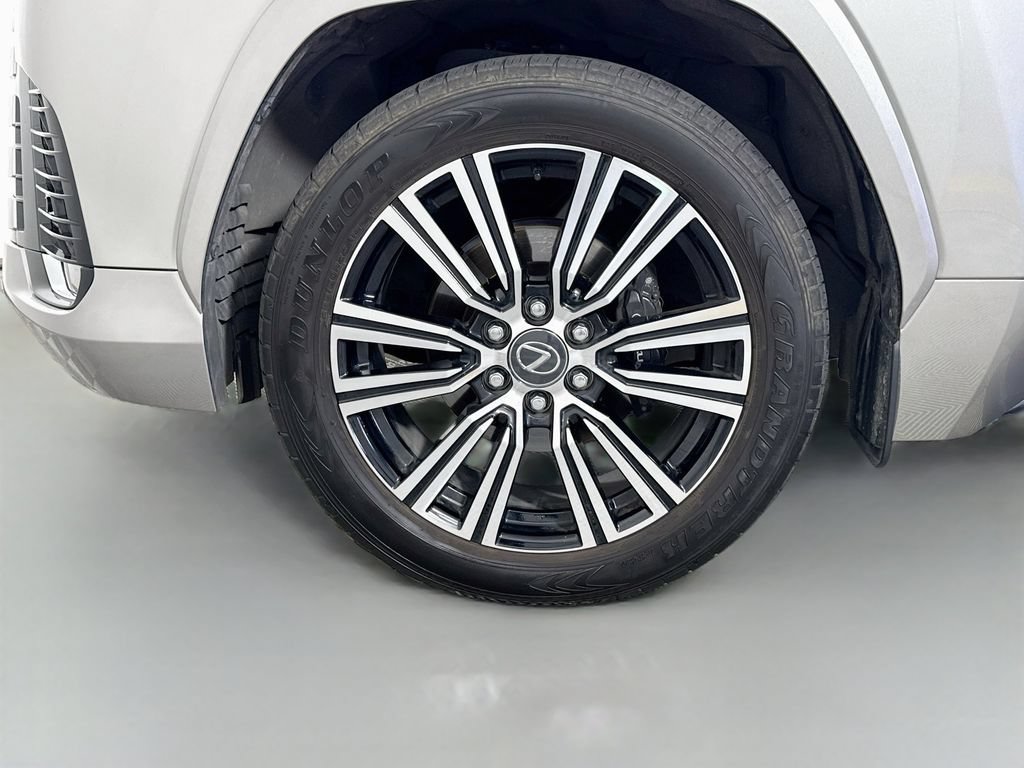 Certified 2024 Lexus LX 600 4WD w/ Luxury Package image 33