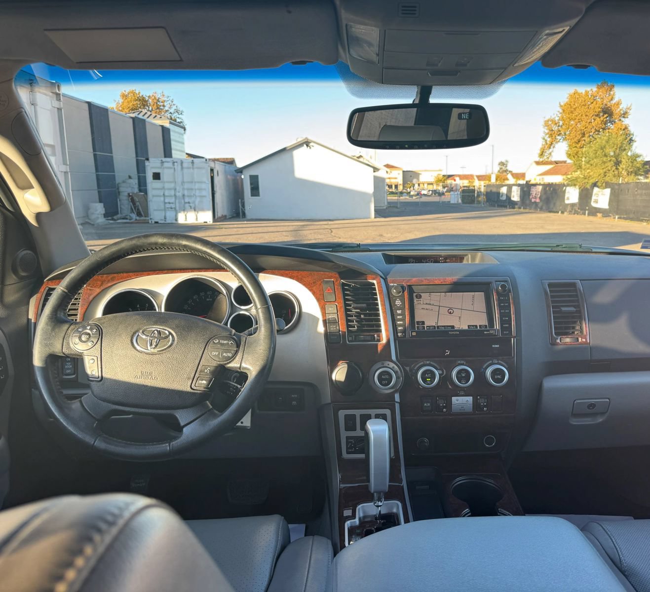 Used 2008 Toyota Sequoia Platinum RWD image 9
