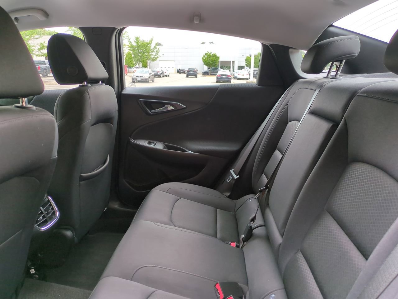 Used 2025 Chevrolet Malibu LT FWD image 13