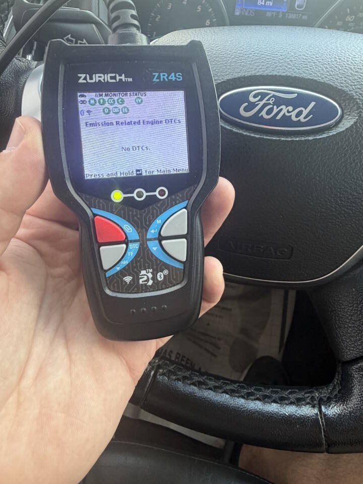Used 2012 Ford Focus Titanium FWD image 34