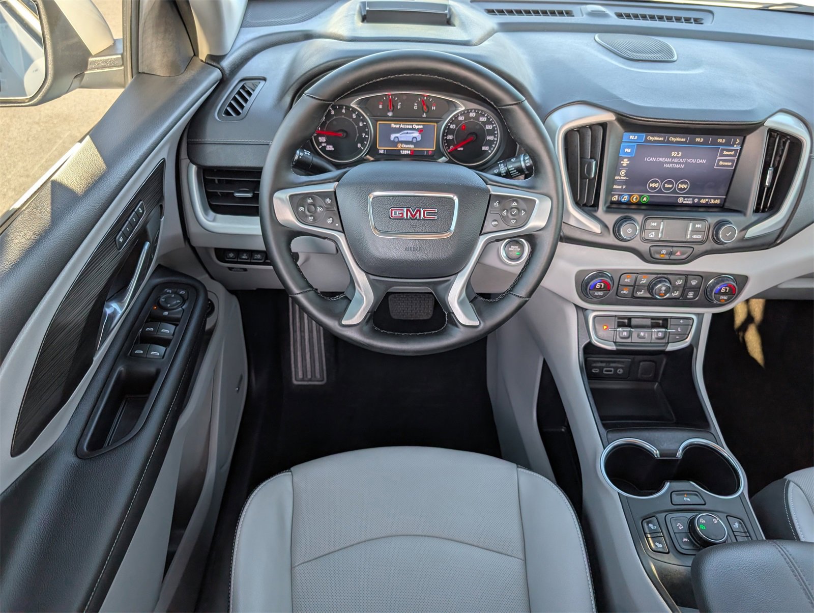 Used 2024 GMC Terrain SLT w/ Infotainment Package II image 17