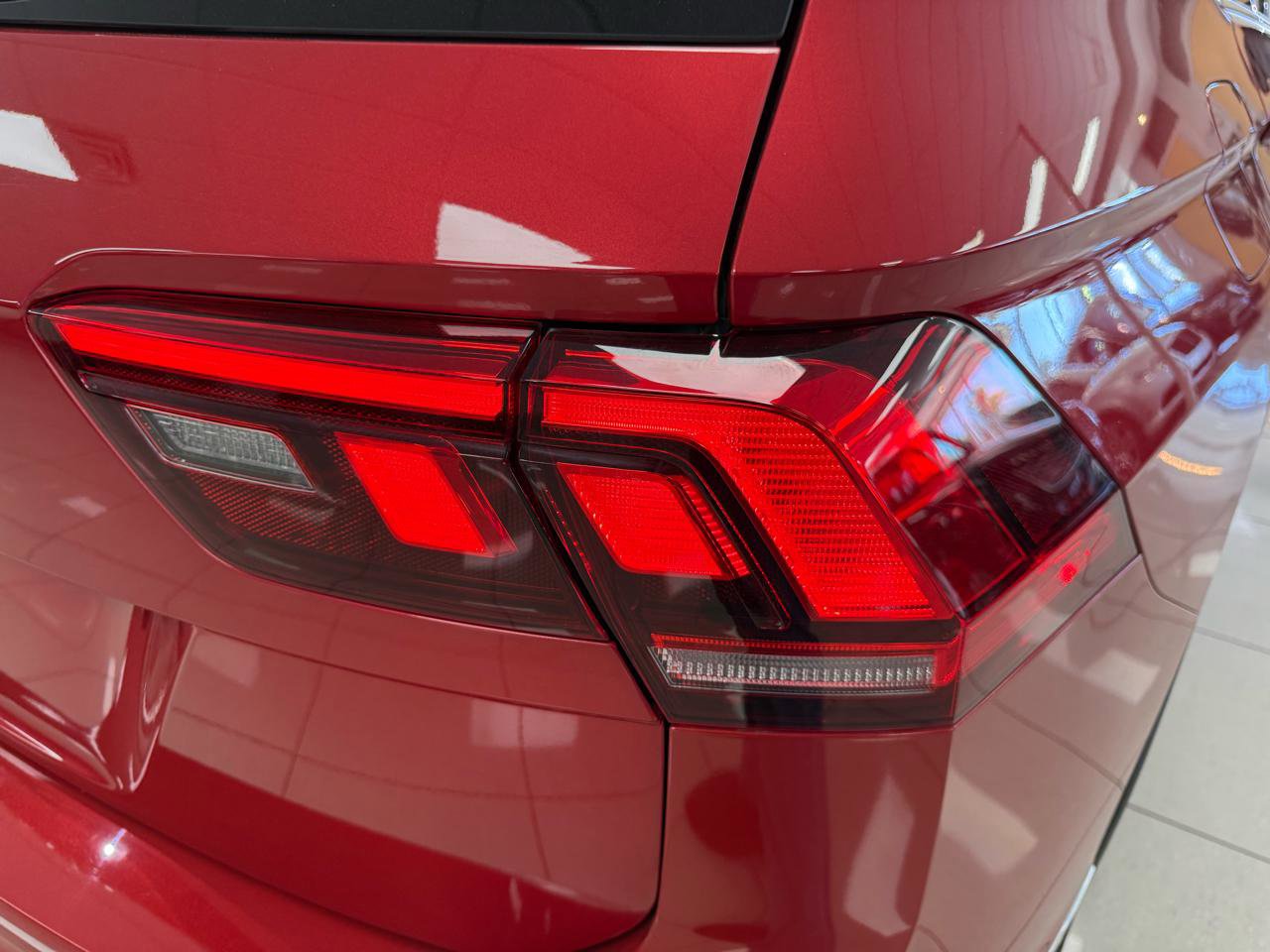 Used 2022 Volkswagen Tiguan SE image 21