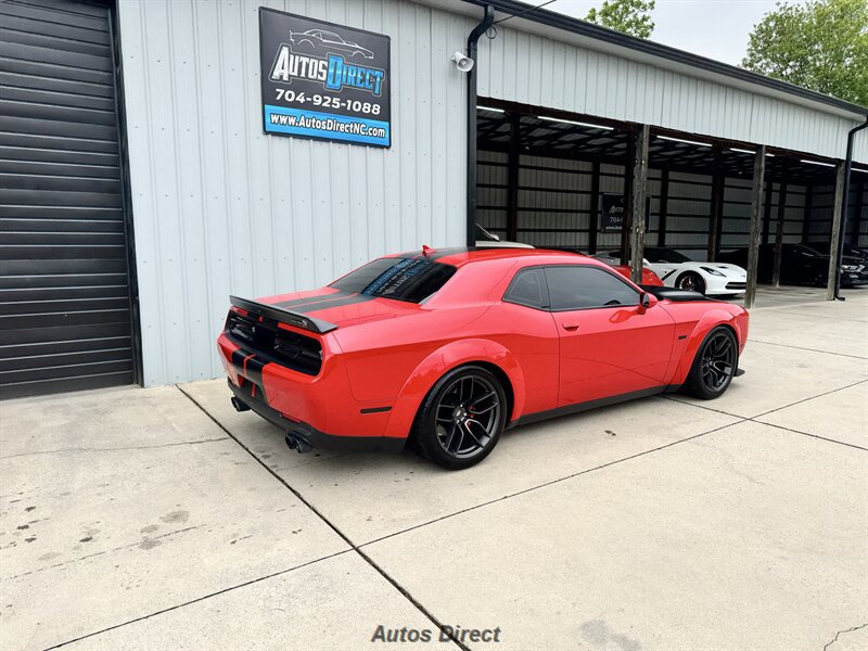 Used 2022 Dodge Challenger SRT RWD image 18