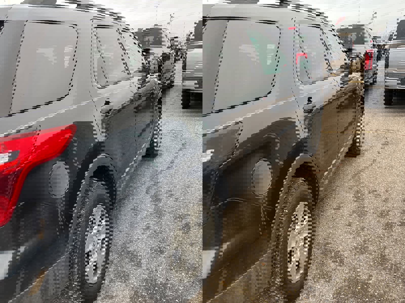 Used 2013 Ford Explorer 4WD w/ Class III Trailer Tow Pkg image 16