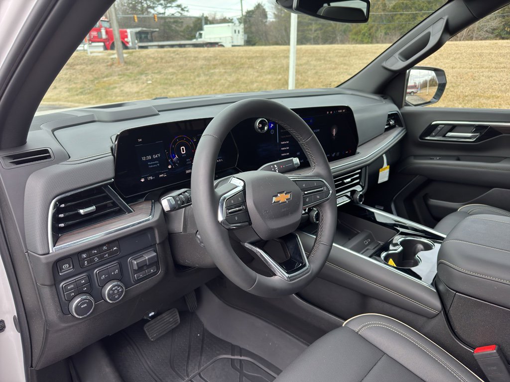 Used 2025 Chevrolet Suburban Premier w/ Sun And Tow Package image 11
