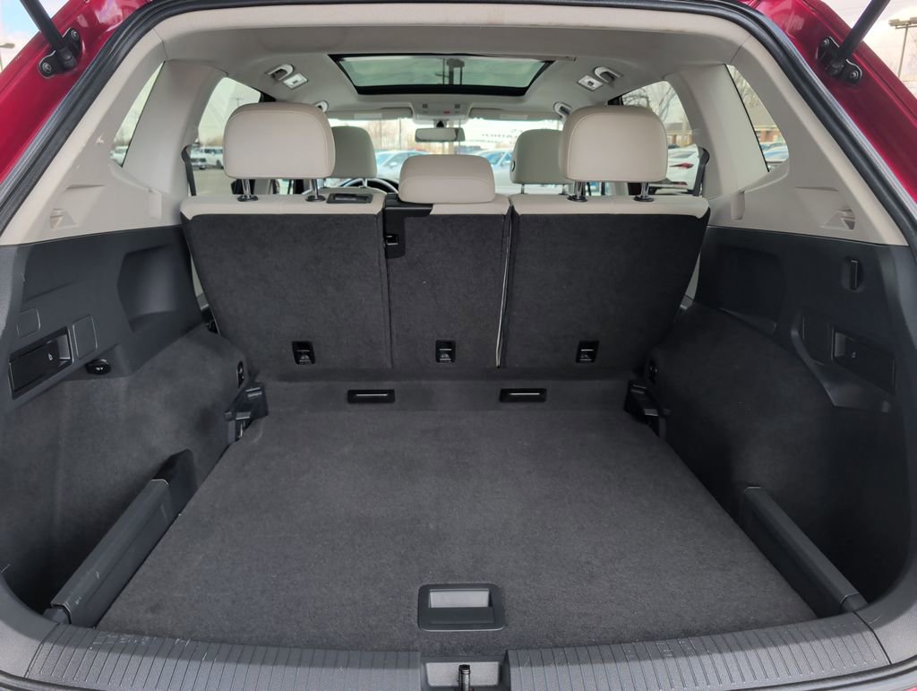 Used 2018 Volkswagen Tiguan SE w/ Panoramic Sunroof Package image 21