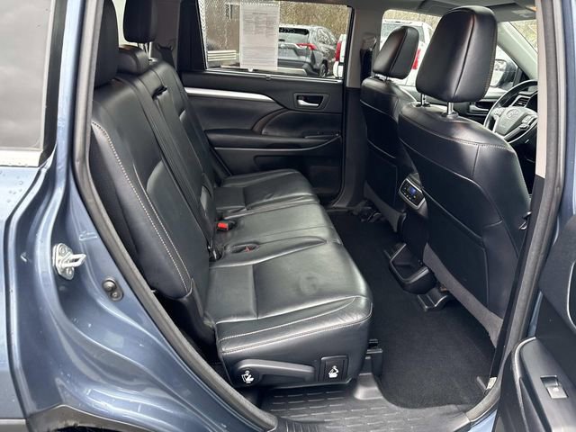 Used 2017 Toyota Highlander XLE image 11