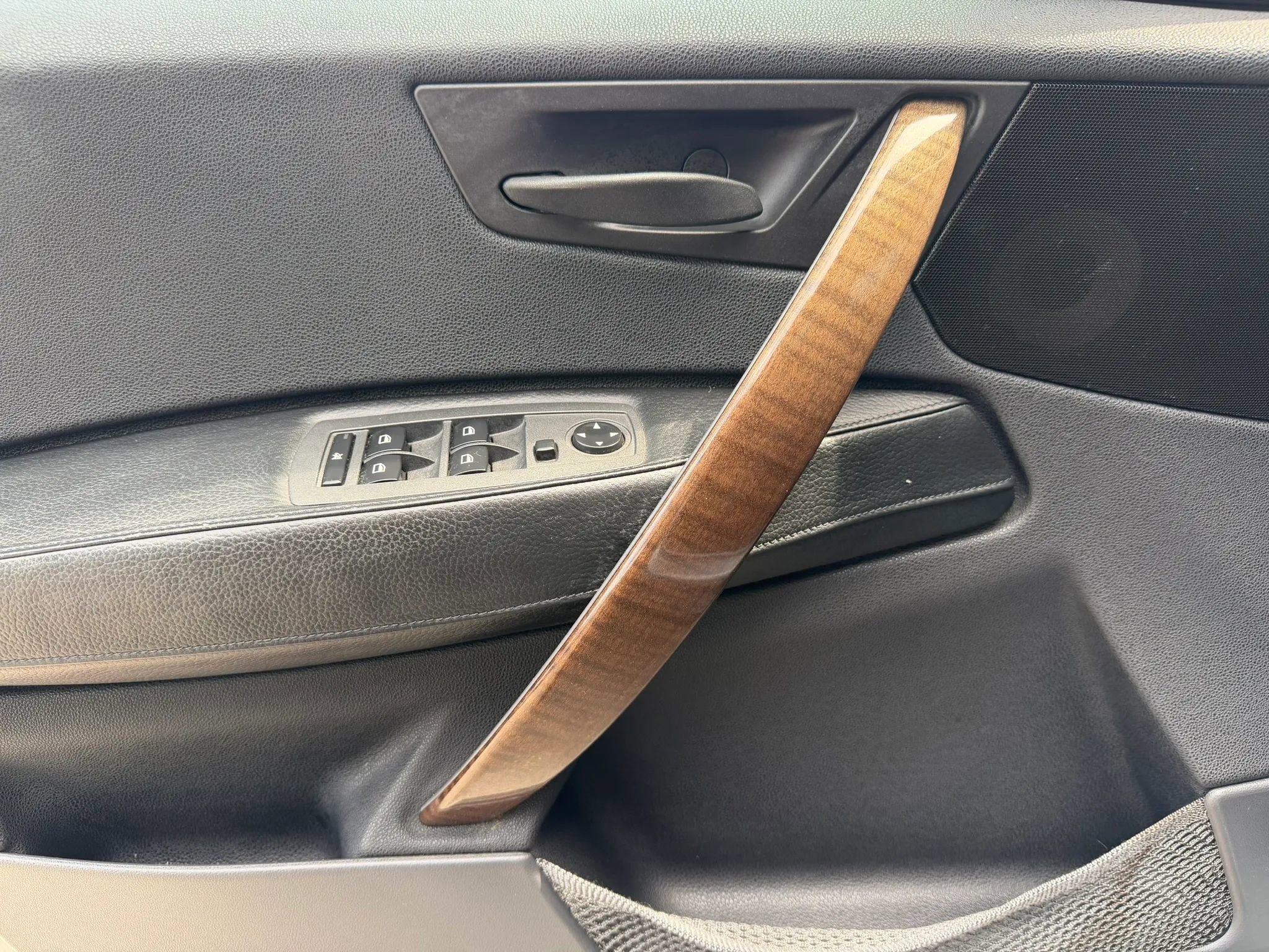 Used 2004 BMW X3 3.0i image 9