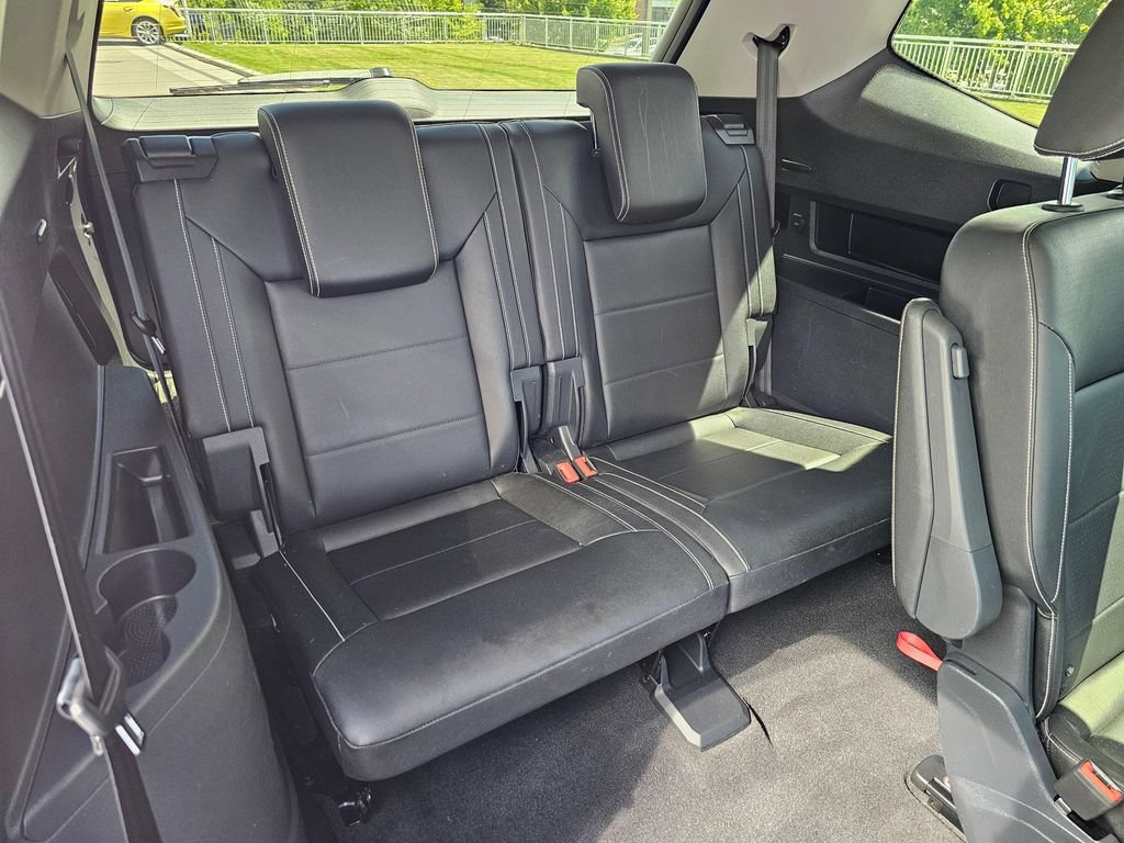Used 2023 Volkswagen Atlas SEL R-Line AWD/4WD image 13