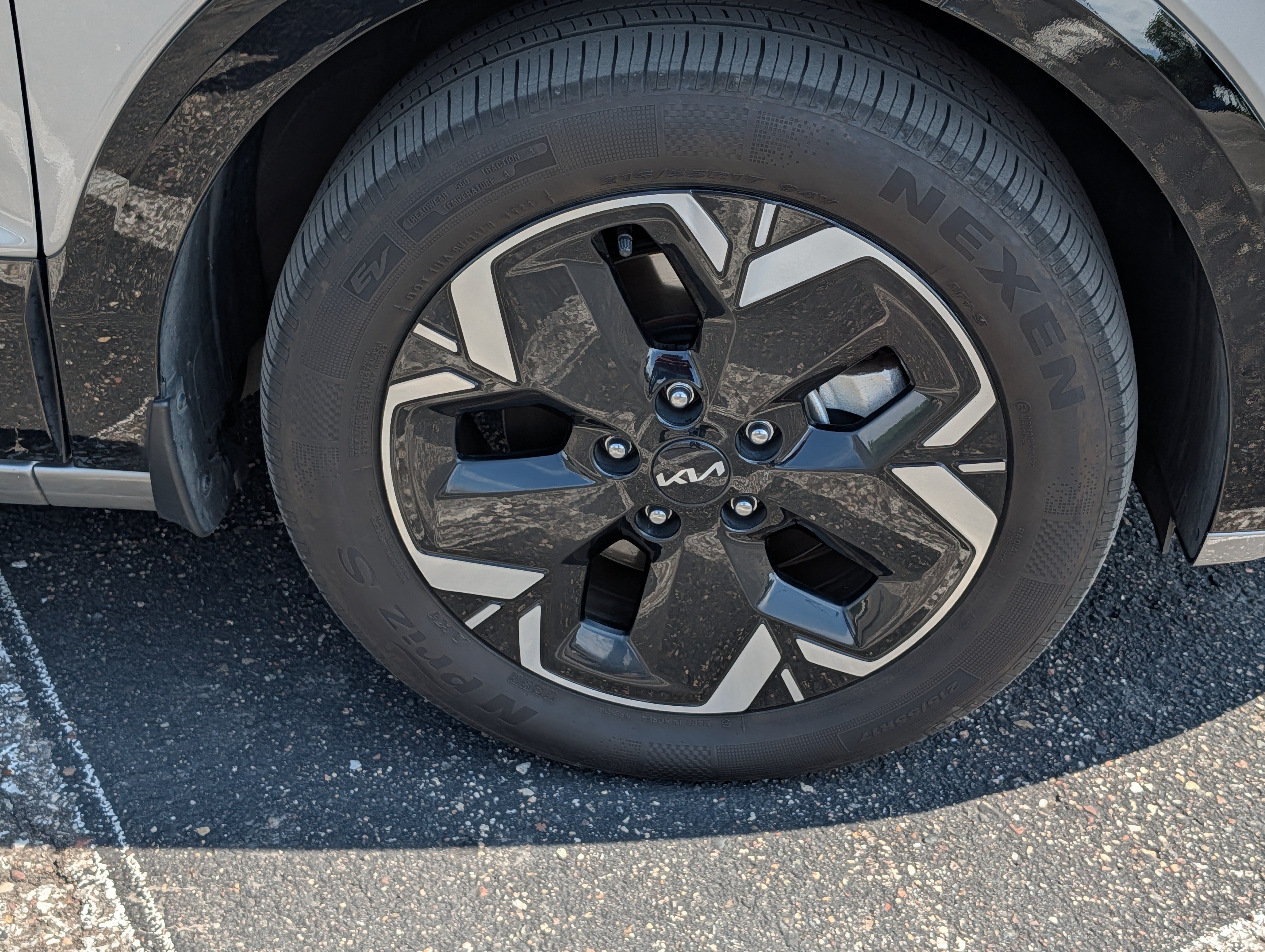 Certified 2024 Kia Niro Wave w/ Wave Preserve Package FWD image 9
