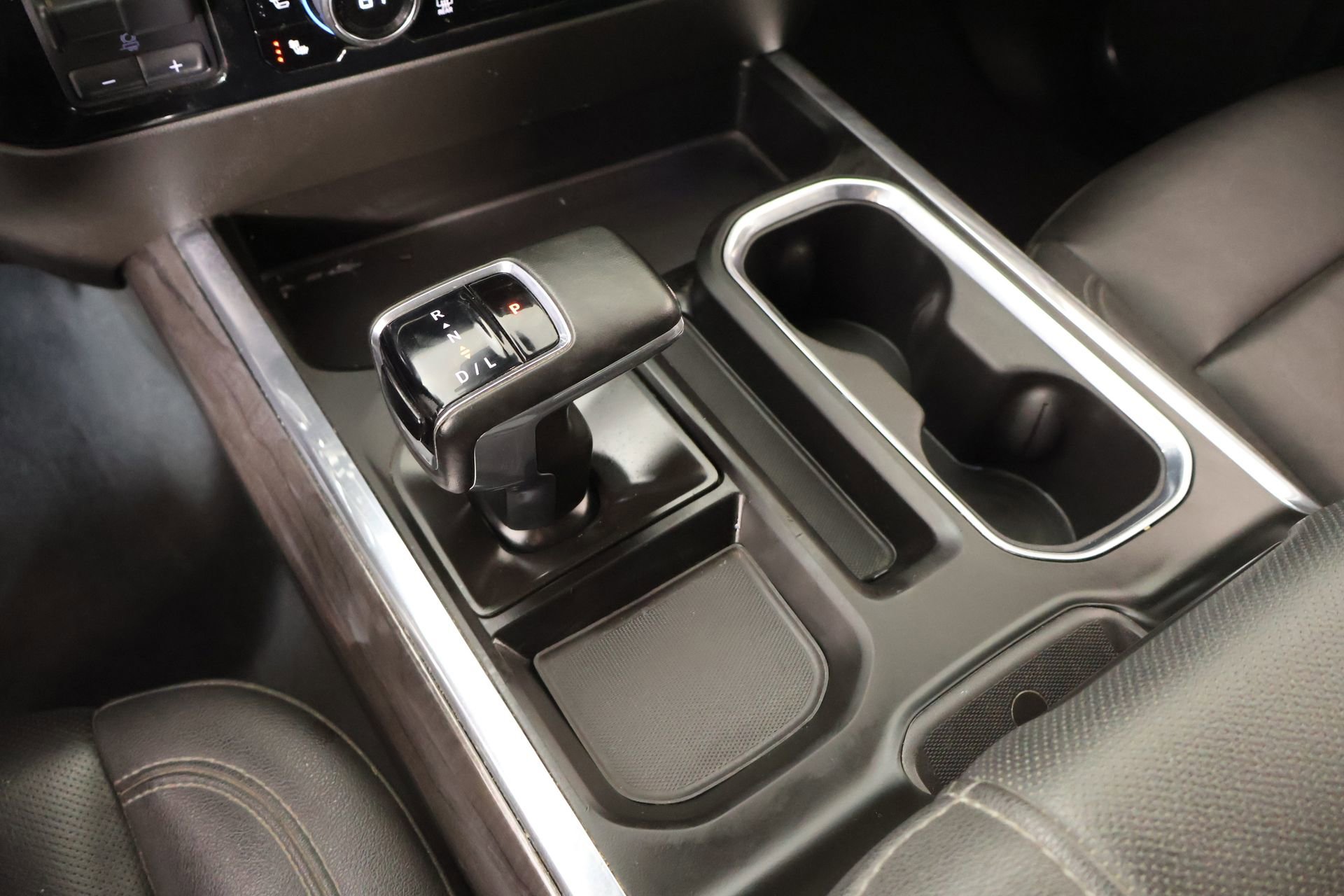 Used 2024 Chevrolet Silverado 1500 LTZ AWD/4WD image 8