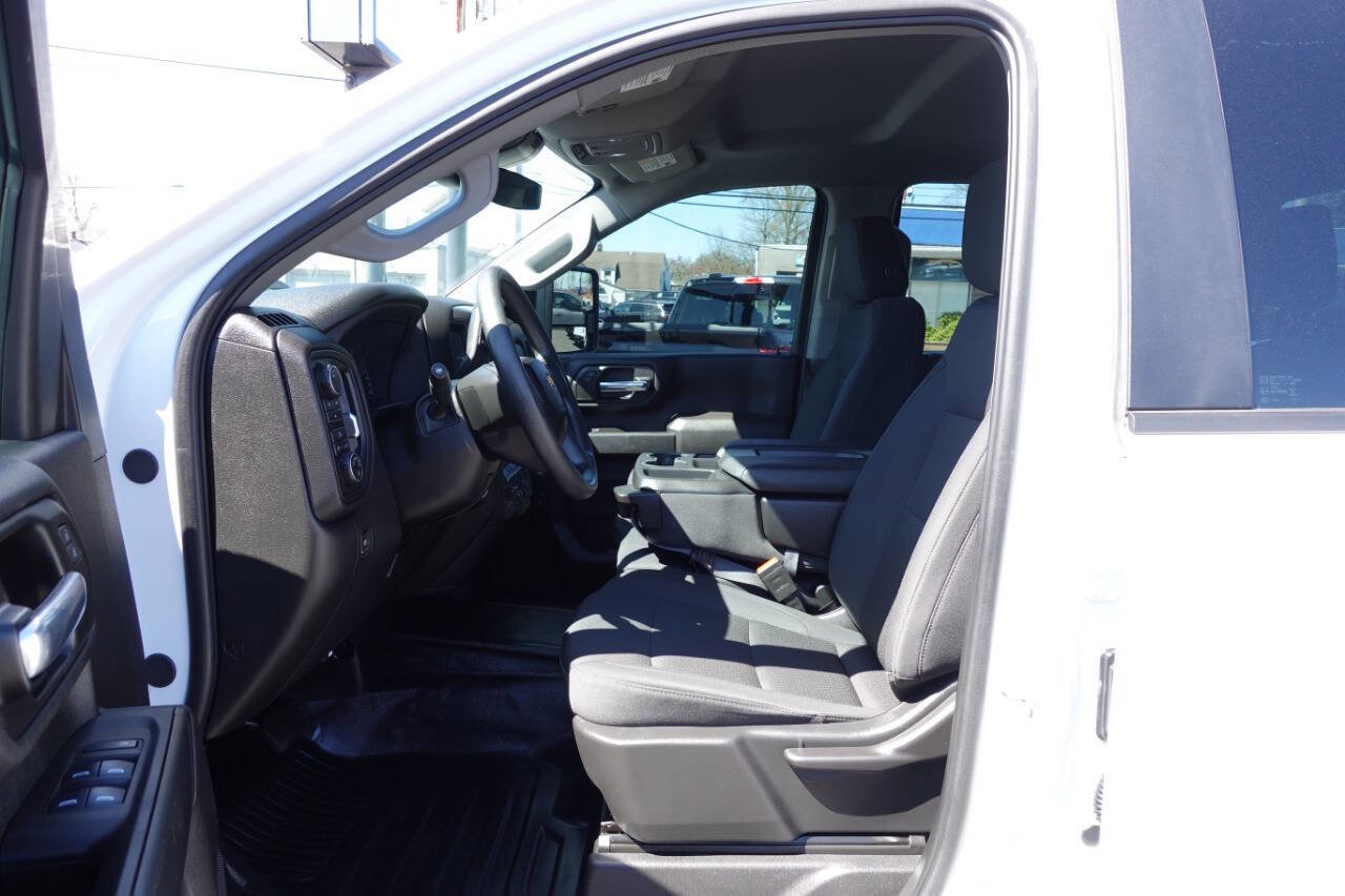 Used 2025 Chevrolet Silverado 2500 W/T AWD/4WD image 18