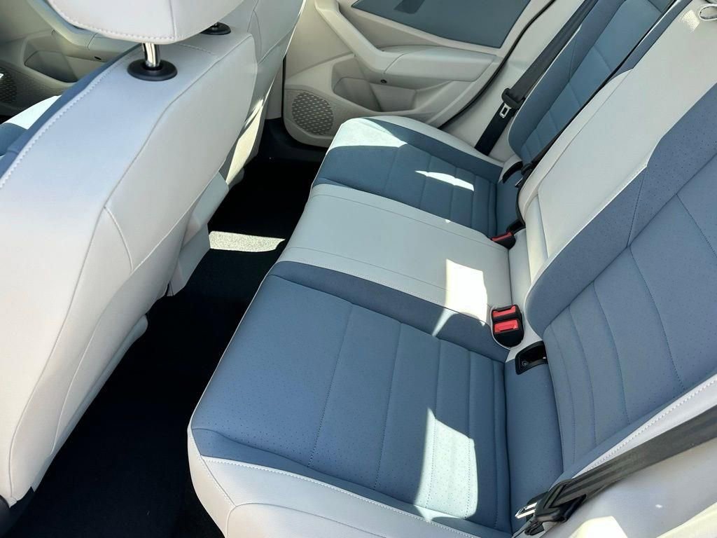 New 2026 Volkswagen Jetta SE FWD image 7