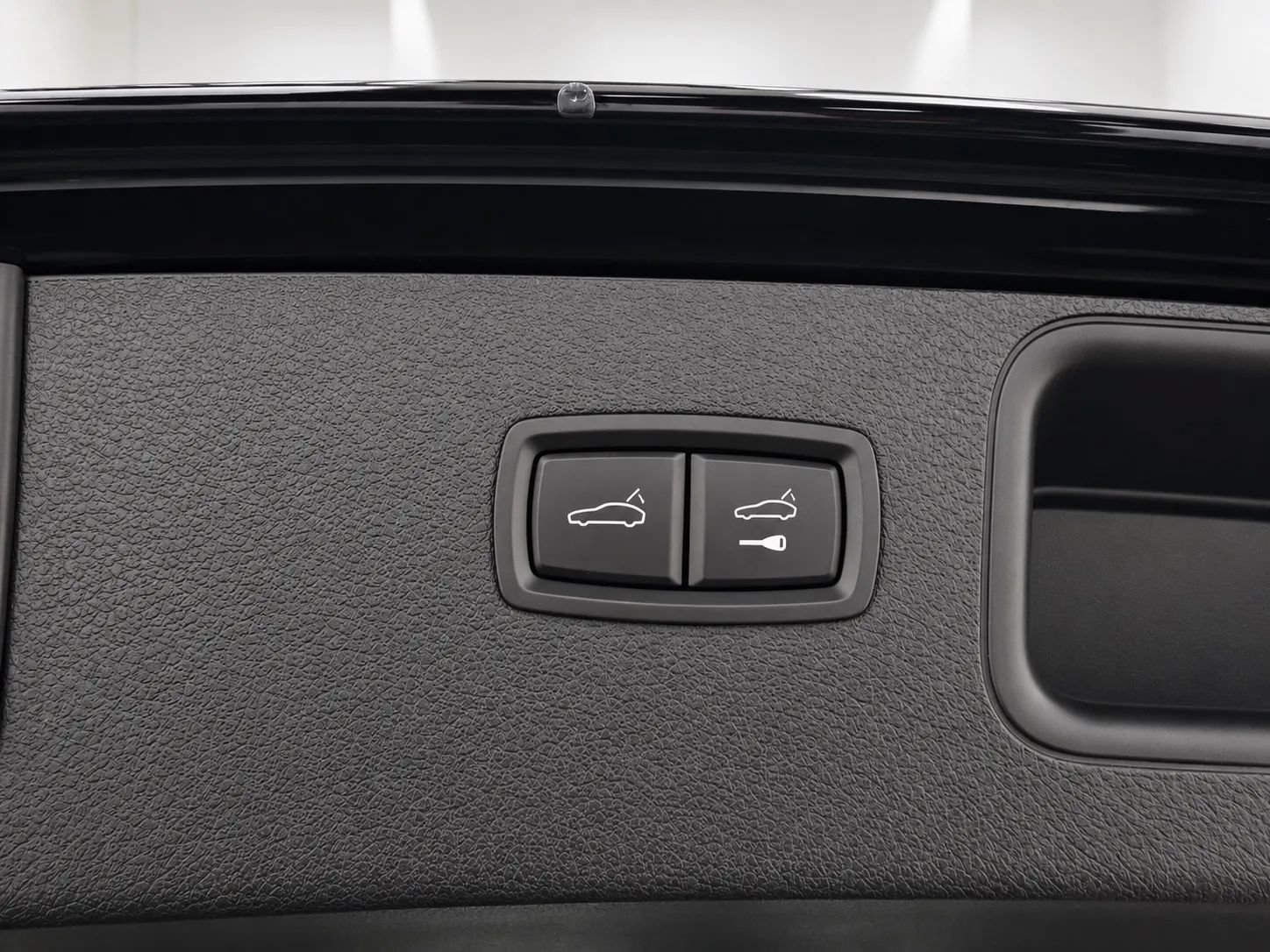 Used 2023 Porsche Macan S AWD/4WD image 19