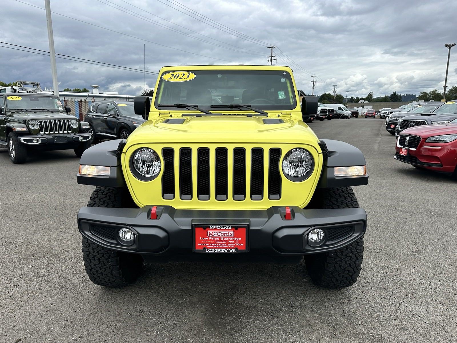 Used 2023 Jeep Wrangler Unlimited Rubicon w/ Cold Weather Group AWD/4WD image 9