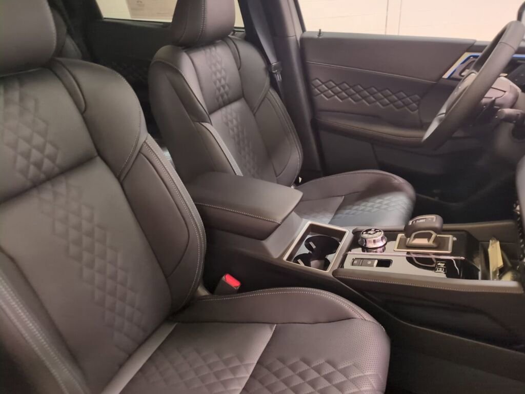New 2025 Mitsubishi Outlander SEL AWD/4WD image 11
