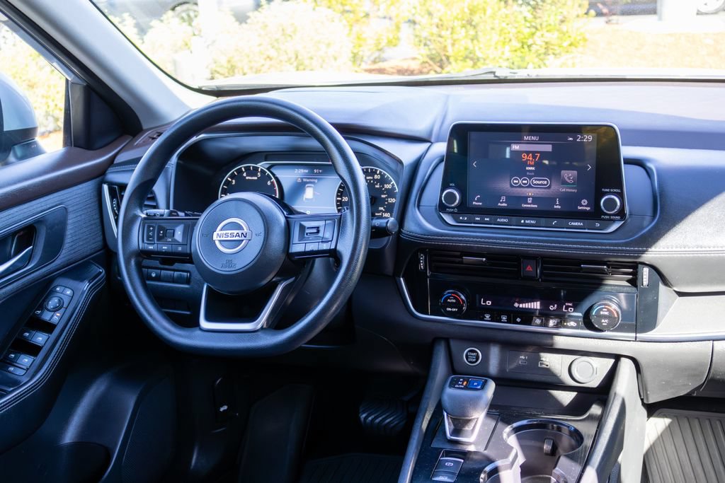 Used 2021 Nissan Rogue SV FWD image 11