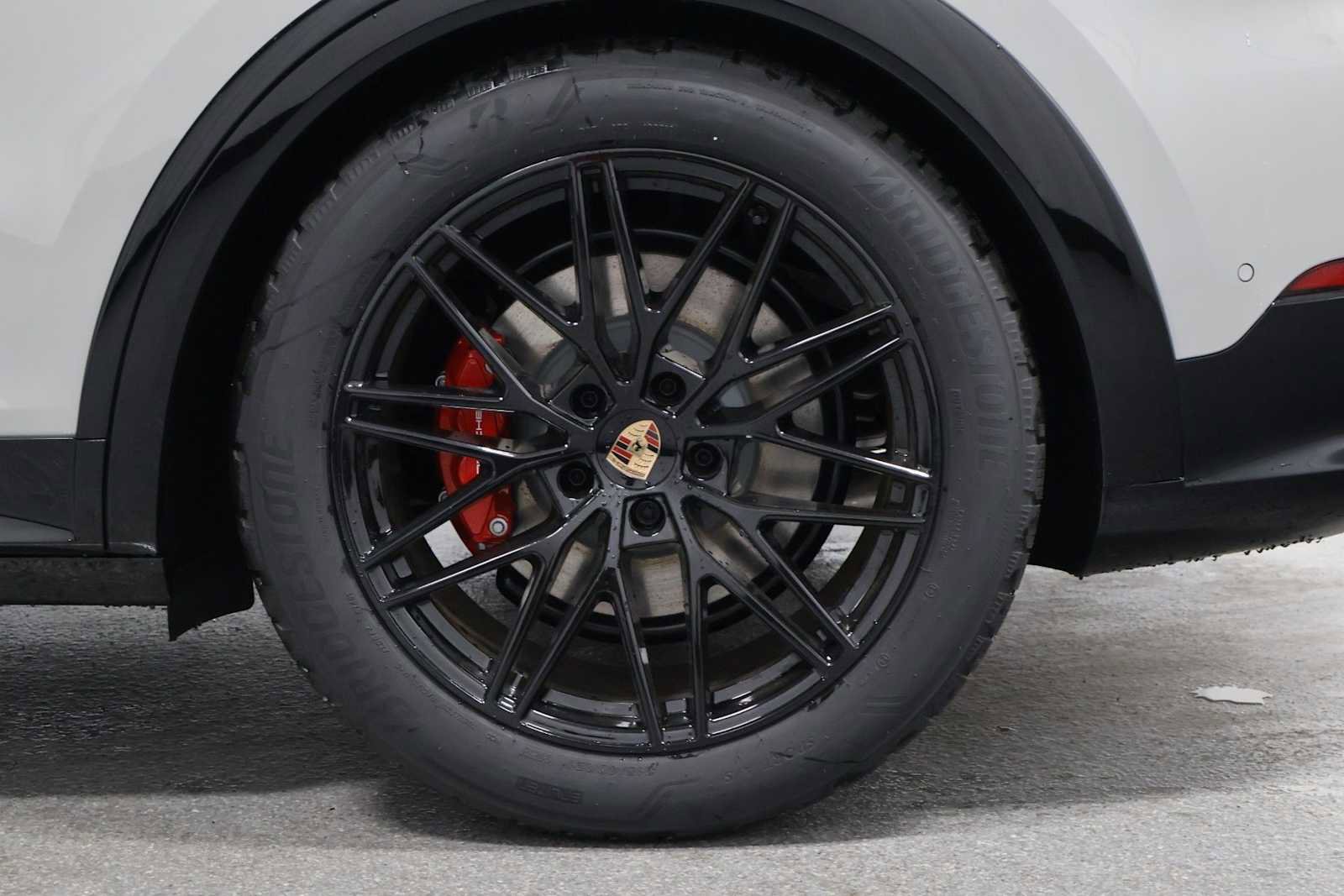 New 2026 Porsche Cayenne GTS AWD/4WD image 40